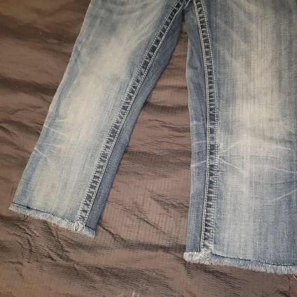 Miss Me Capri - Picture 9 of 9